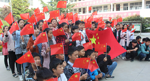 鄲城縣社會(huì)各界開展“中國紅慶國慶”慶?；顒?dòng)