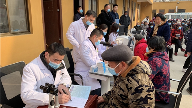 為民服務(wù)暖人心，送醫(yī)下鄉(xiāng)助健康